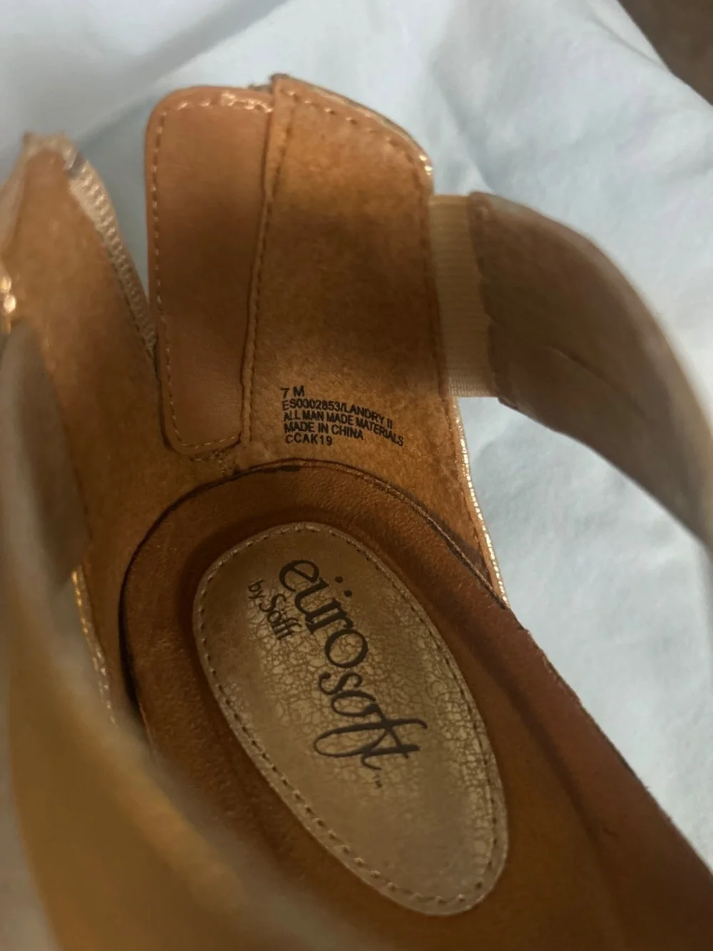 Great for everyday sandals or going out fancy sandals!! - Picture 3 of 4